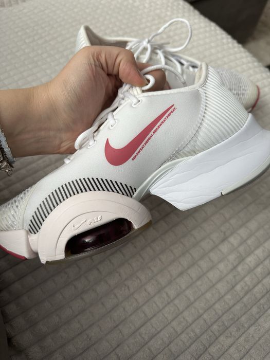 NIKE Wmns Air Zoom SuperRep 2