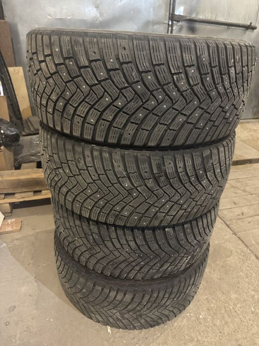 Продам континенталь 235/45/18