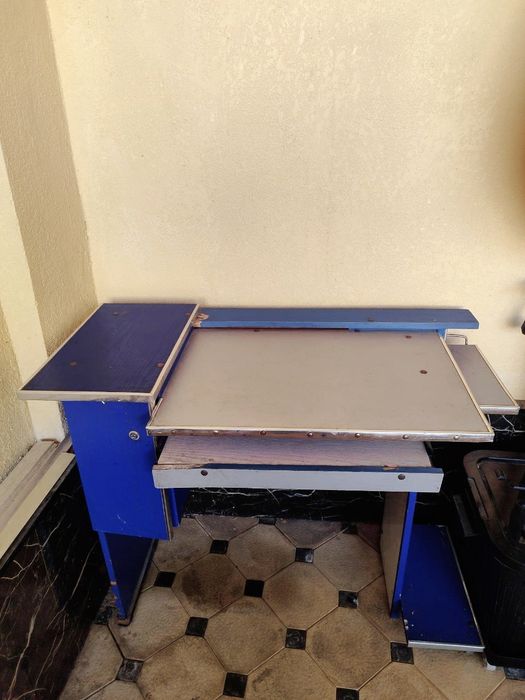 Продам компьютерный стол