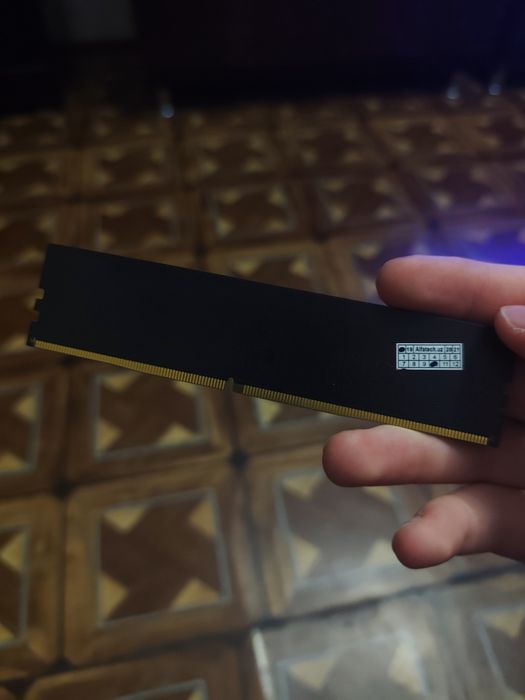 Оперативная память 4 Гб 2400/2666 гц DDR4