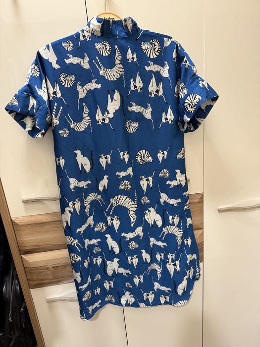 Широка, свободна рокля Negative