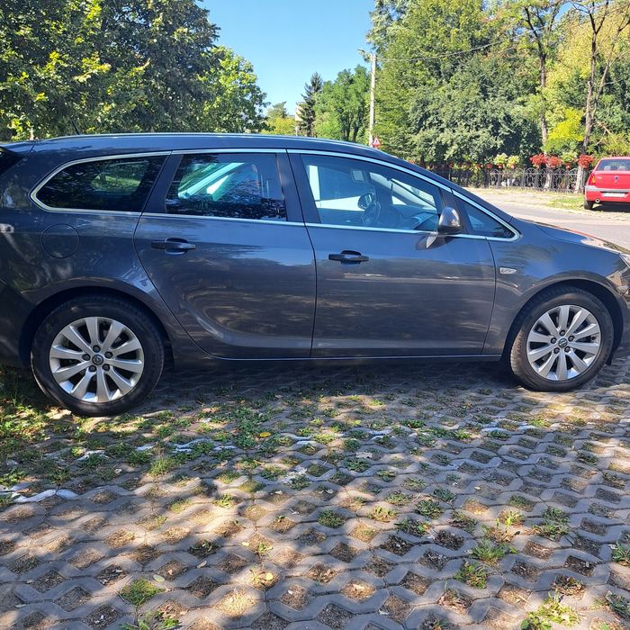 Opel astra j   euro  5  2011 diesel 1.7