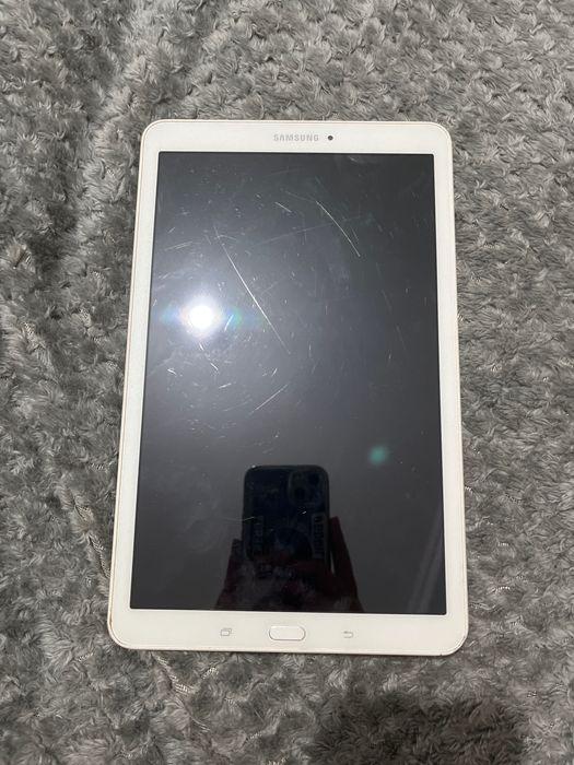 Samsung Galaxy Tab E  модель SM-T560 или SM-T561,  SIM-карты