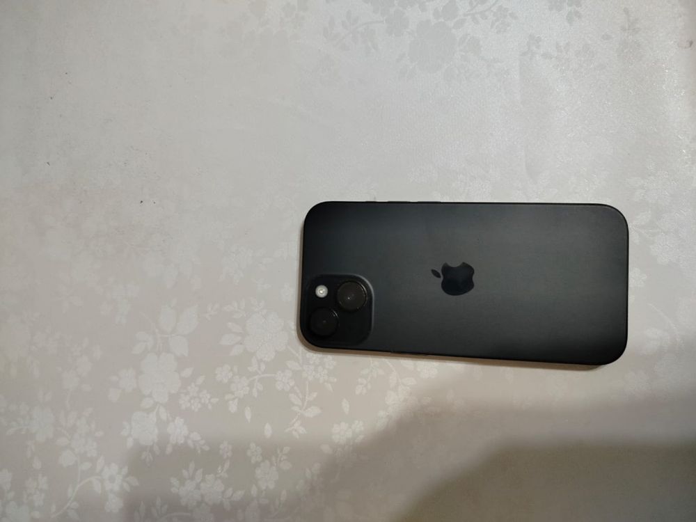 Продаю Iphone 15 128