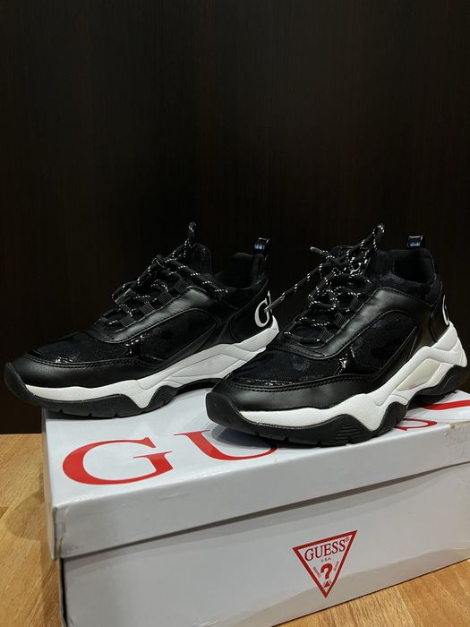 Adidasi Guess negrii