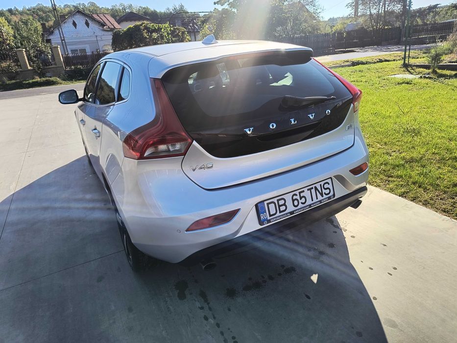 Volvo v 40 motor 2.0  D4 190 cp