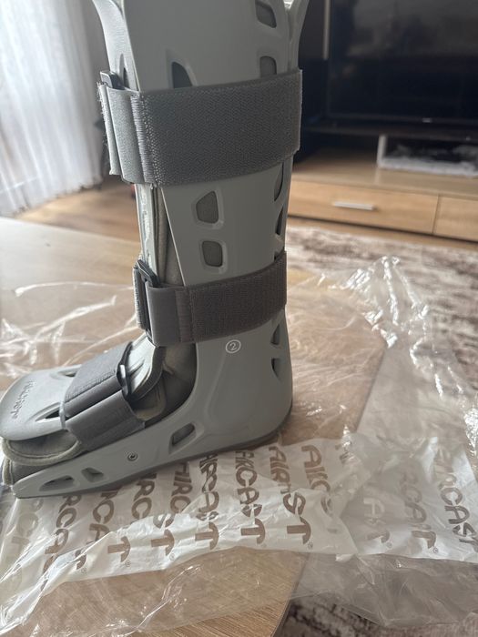 Ортопедичен ботуш Aircast – почти нов