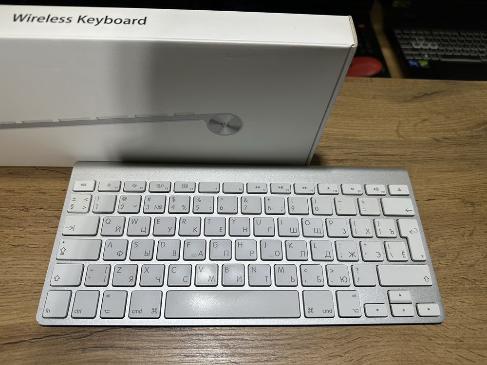 Клавиатура Apple Wireless KeyBoard, полный комплект, 9903/А10