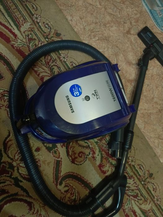 Продам пылесос Samsung модель 2015 года. Мощность 1.6