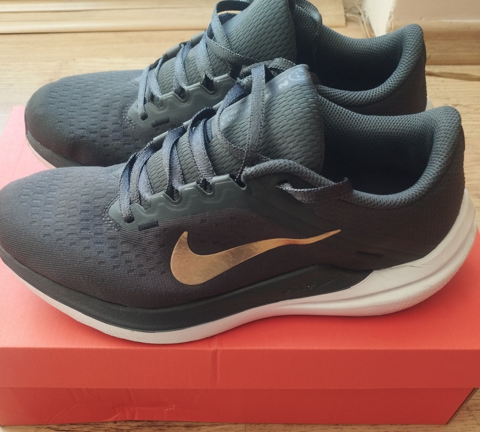 Nike W Air Winflo 10 - като нови 40 номер