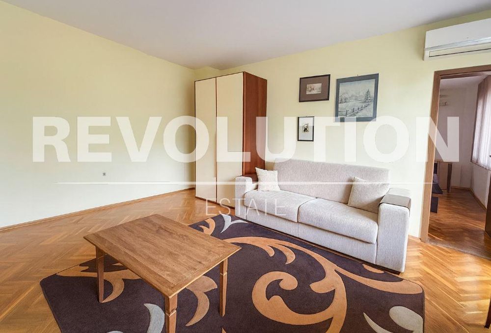 Дава се под наем Двустаен апартамент в Варна, Чайка - 72 кв.м за 475 € - Снимка #1