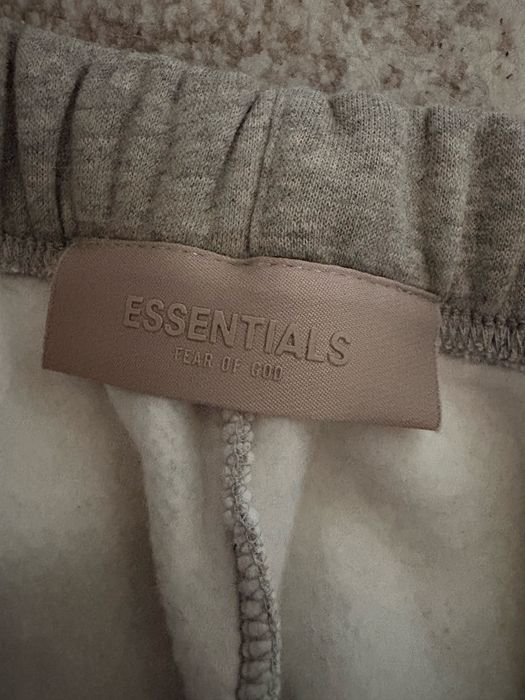 pantaloni essentials / largi