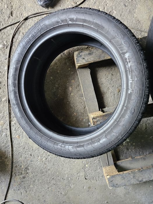 2 anvelope iarna 245 45 18 Pirelli Runflat