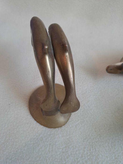 statueta figurina delfin bronz