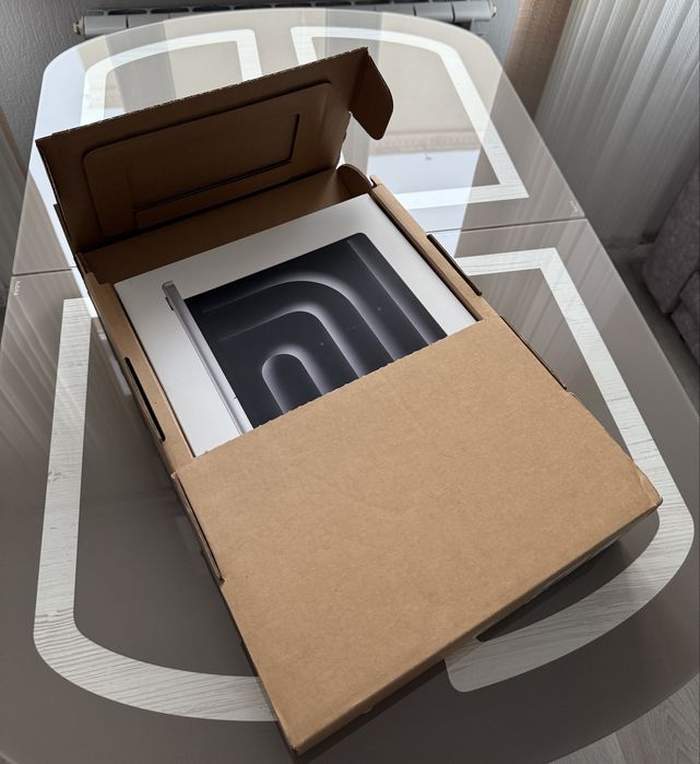 НОВЫЙ MacBook Pro М 3 Pro, 16,2, 18GB , 512GB, MRW43RU/A Silver.