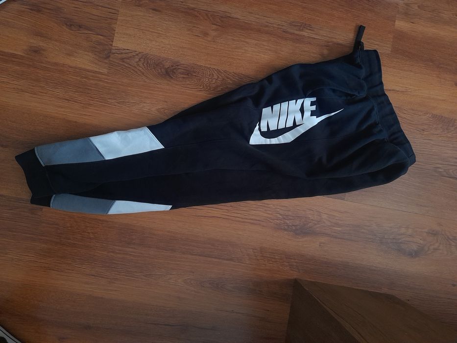 Nike tech младежки долнища 147- 158 см L размер.