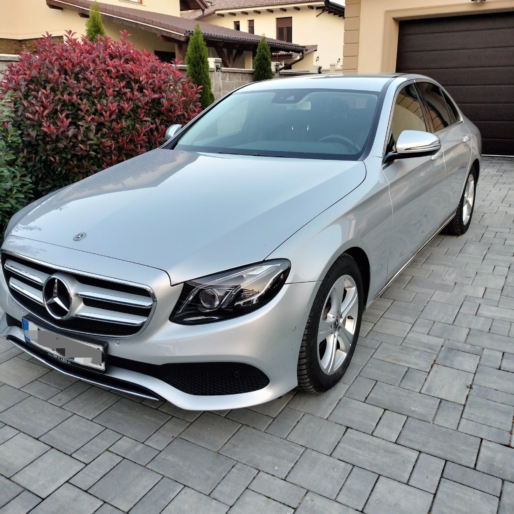 Mercedes-Benz W213 E200  Istoric complet, întreținut la reprezentanță