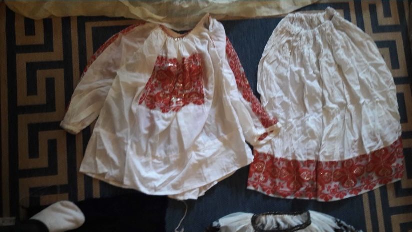 Costume populare, in stare foarte buna