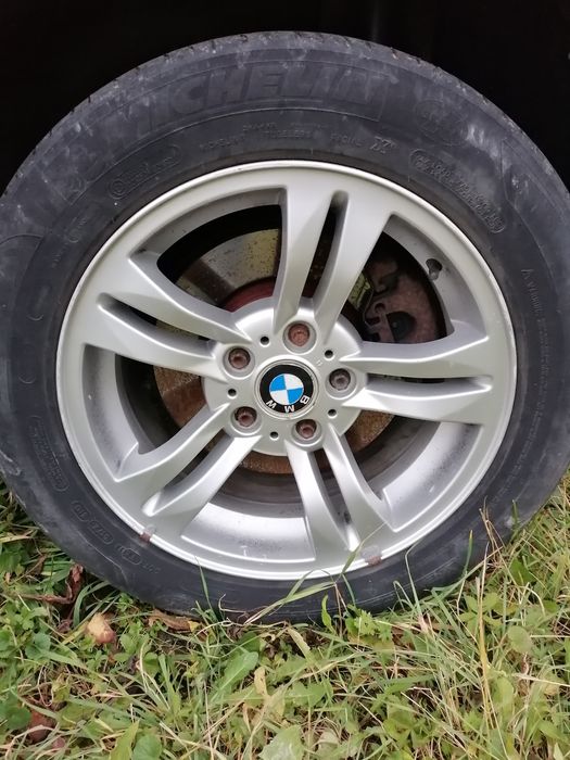 Vând jenti pe R 17 Originale Bmw