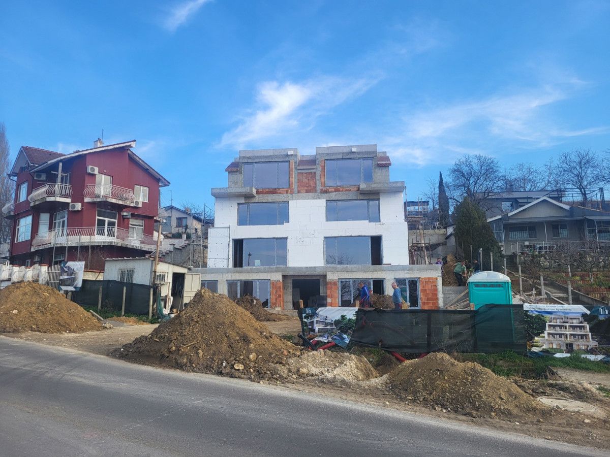 Продава се Двустаен апартамент в Варна, м-т Зеленика - 67 кв.м за 2010 €/кв.м - Снимка #16
