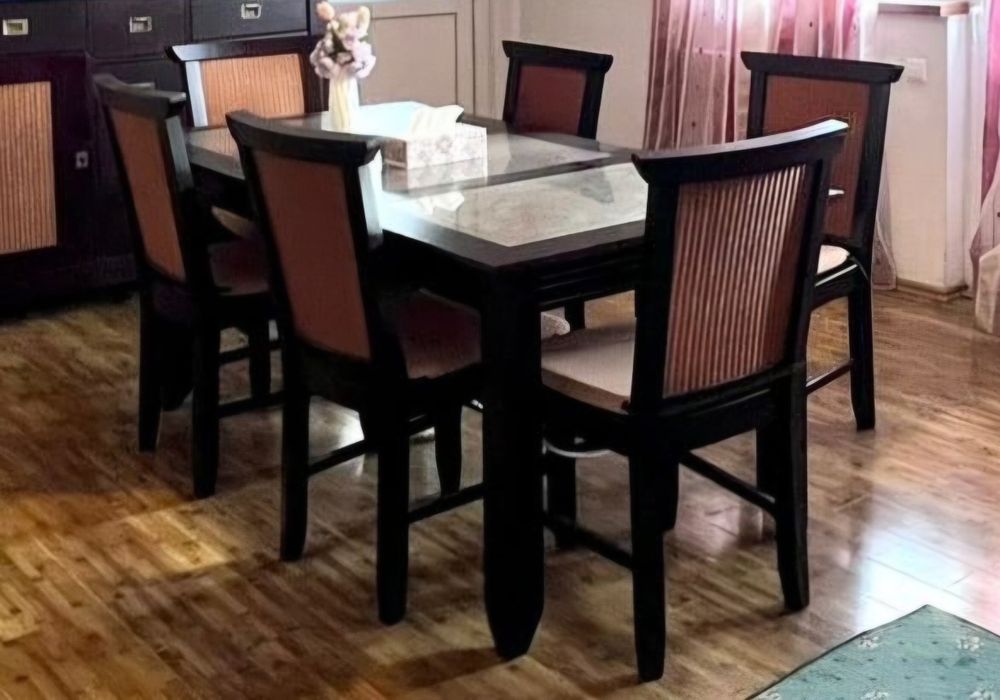 Masă Mobexpert lemn masiv, ratan si sticlă cu șase scaune lemn masiv