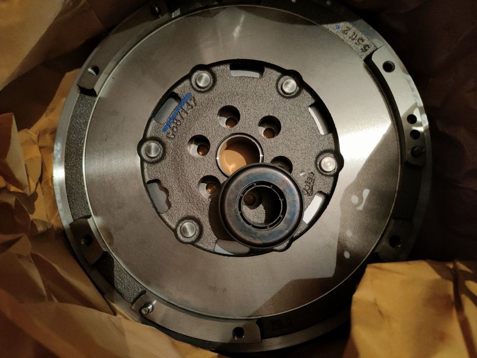 Vând ambreiaj cu volanta masa dubla Peugeot Citroen 1.5/1.6 837081