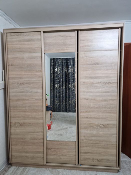 Продам шкаф купе 3х дверный