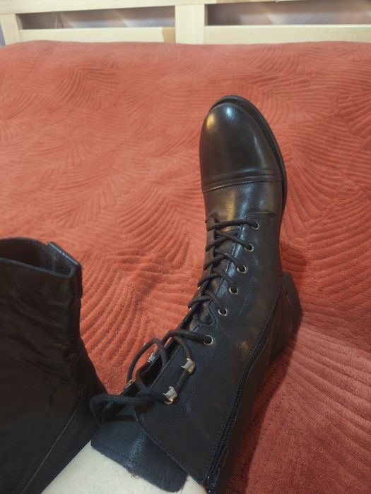 Ботинки женские .