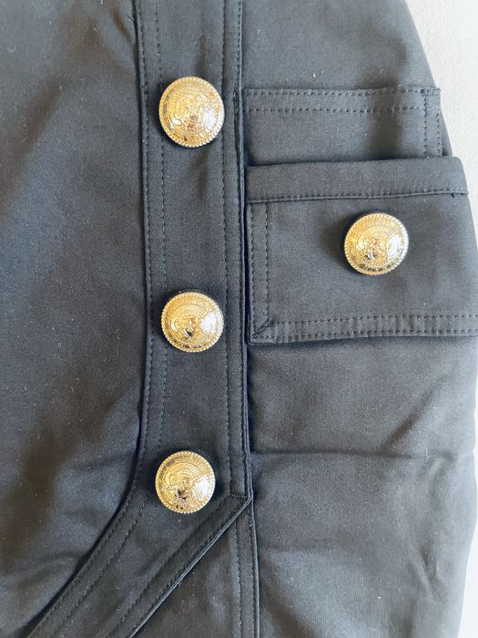 Черна еластична пола с висока талия