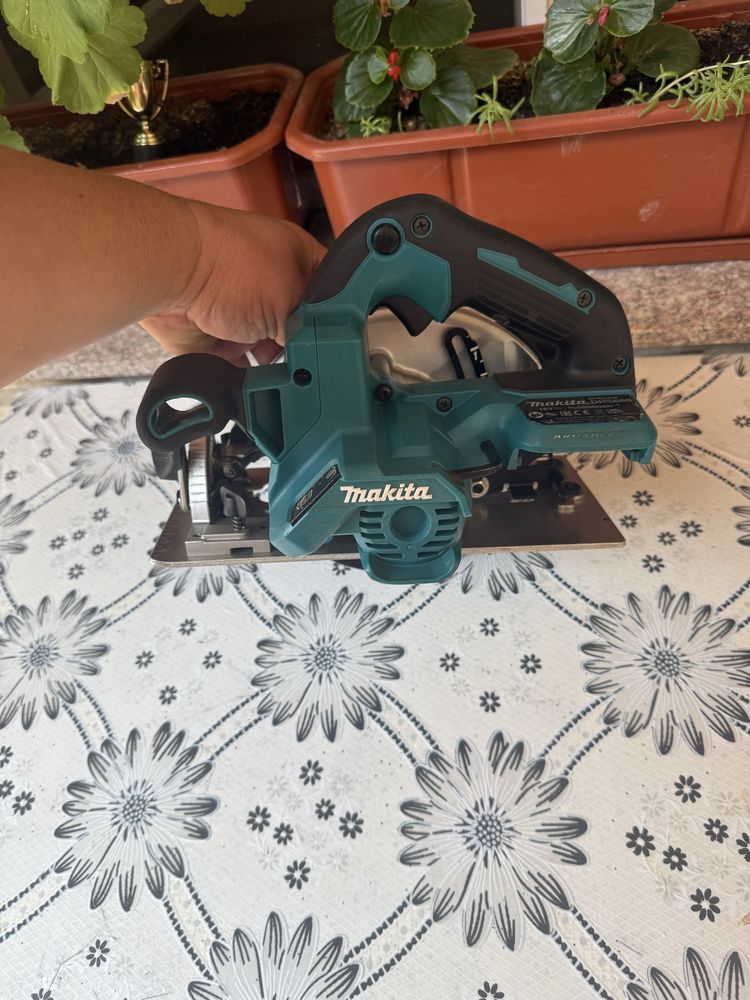 Акумулаторен ръчен циркуляр Makita