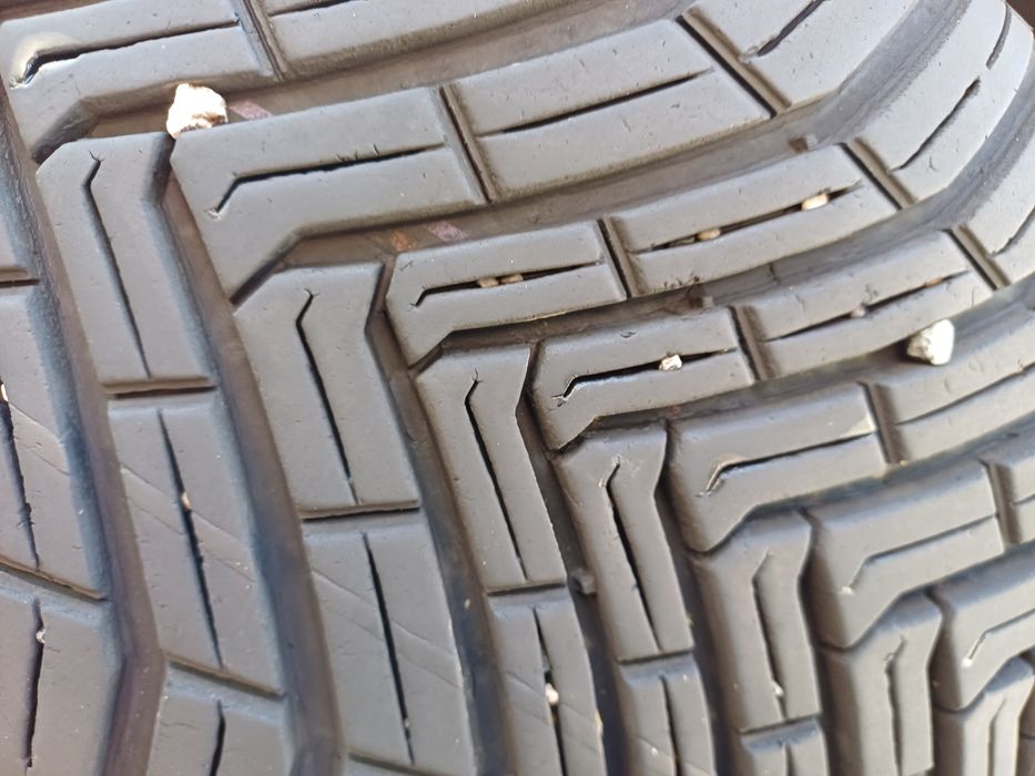 Гуми 235/60/17 Континентал