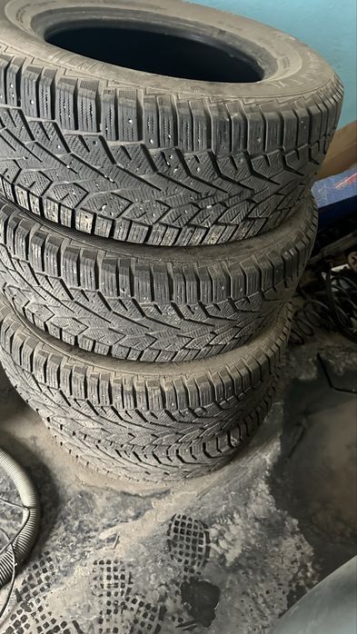 Автошины х/с б/у 265/65 R 17