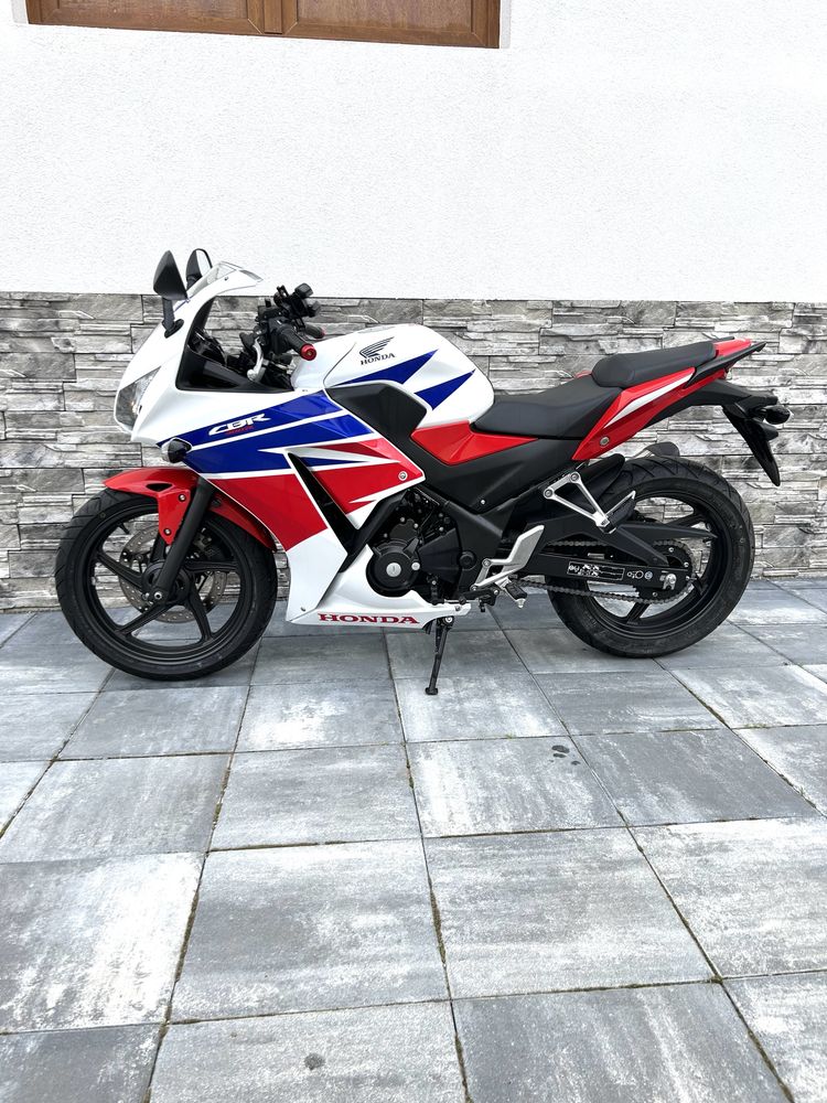 Honda Cbr 300 r/2016/A2/km 11400 impecabila