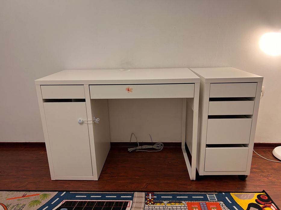Бюро и допълнително чекмедже на колелца, IKEA