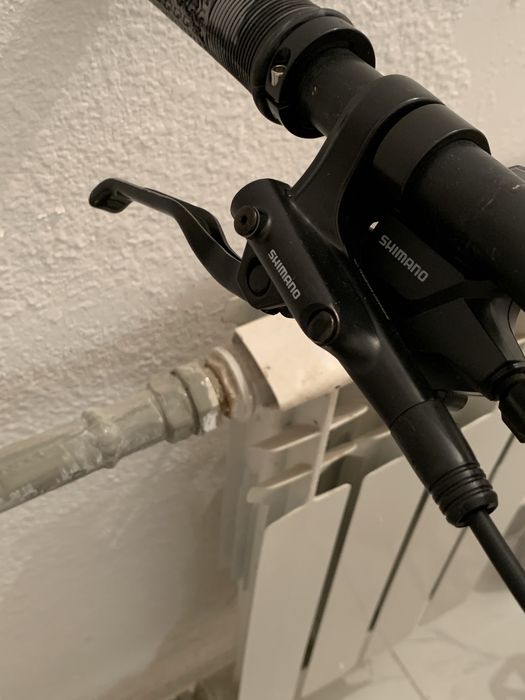 Продам оригинальный shimano mt200 с торгом