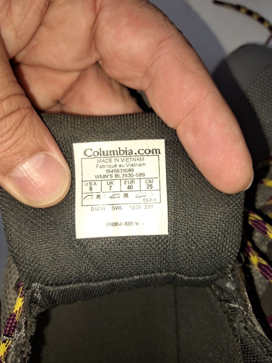 Vând pantofi sport Columbia originali nr 40