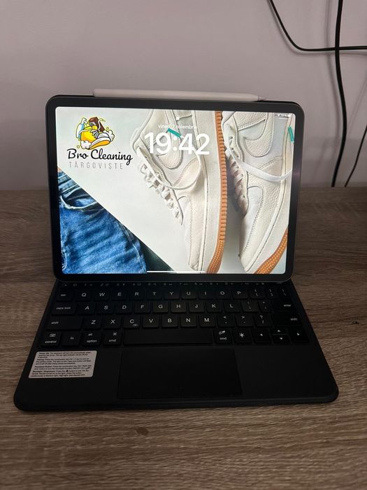 Vând iPad Pro 11” M3