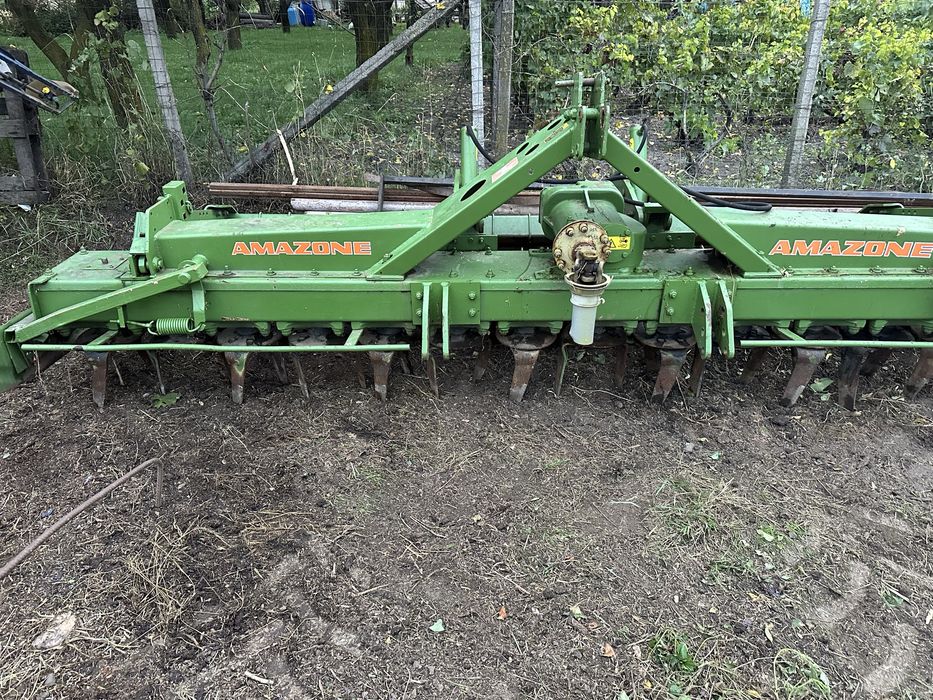 Vand freza instalatie de erbicidat si un inprastietor de ingrasaminte