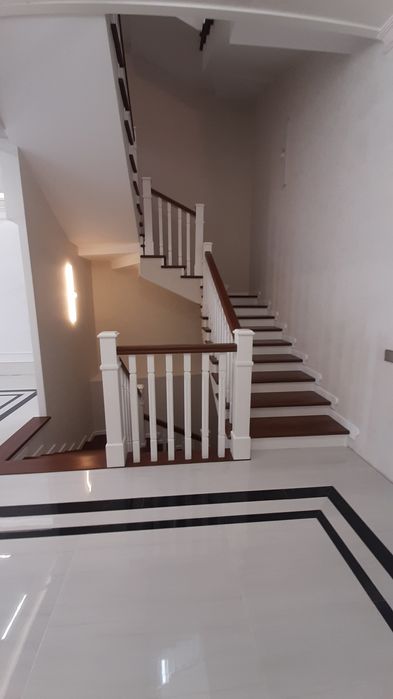 Срочно продаётся евродом 2.5-соток 6-комнота Яккасарой Саламатина