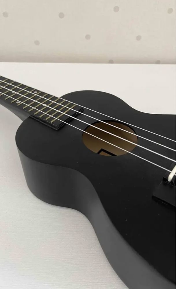 новый укулеле/ мини гитара
