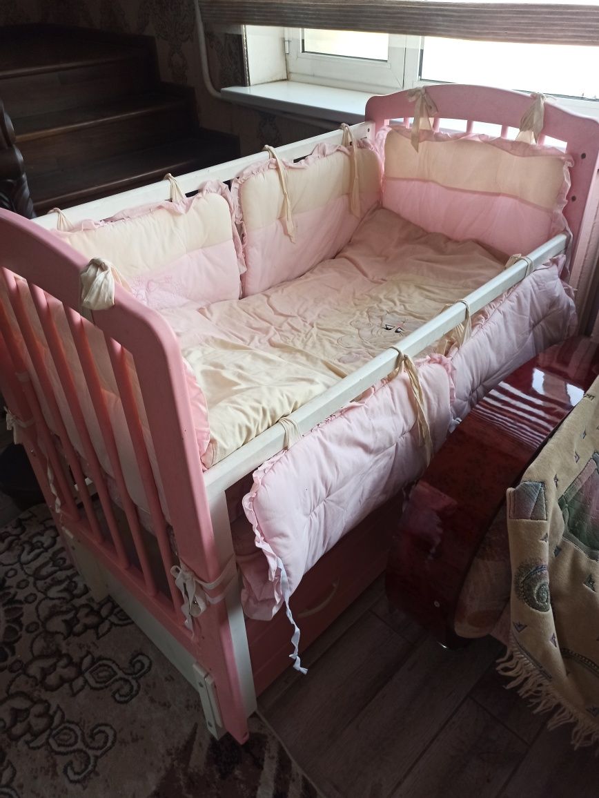 Детская кровать для девочек