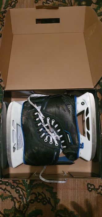 Продам коньки новые