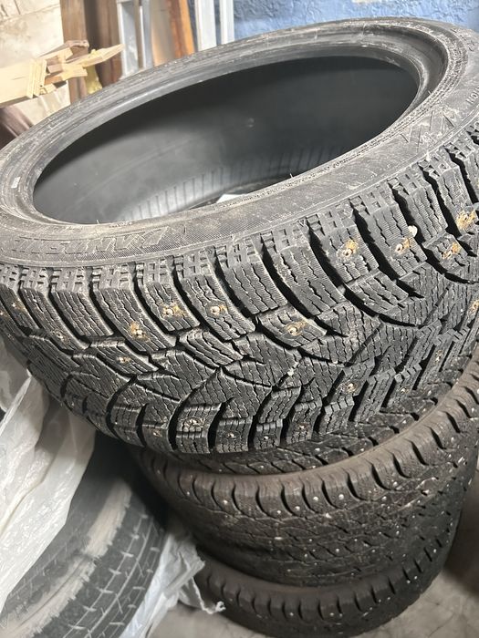 Продам  шины на r18