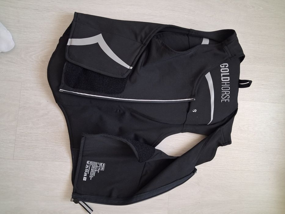 Vand Vesta Echitație GOLDHORSE marime S unisex. Impecabila