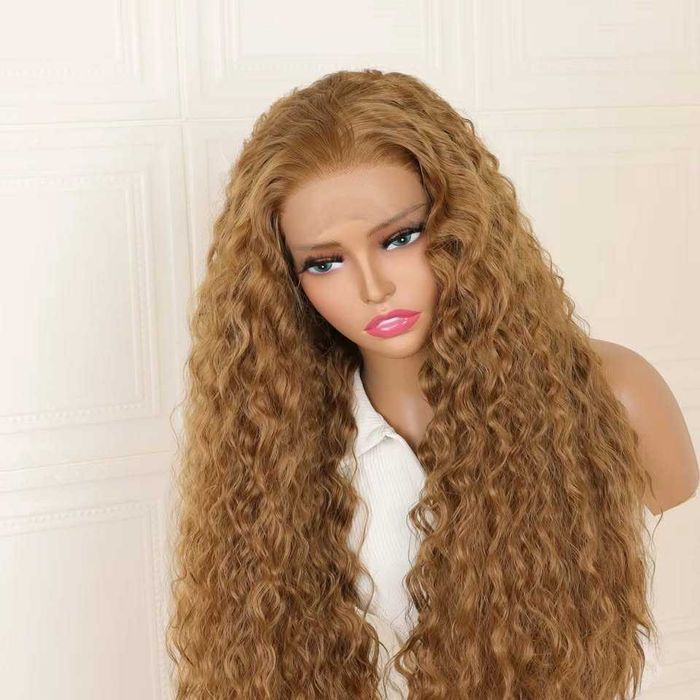 Дълга къдрава медено руса синтетична перука с дантела 13*4*1