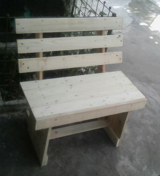 Băncuță din lemn pt grădină