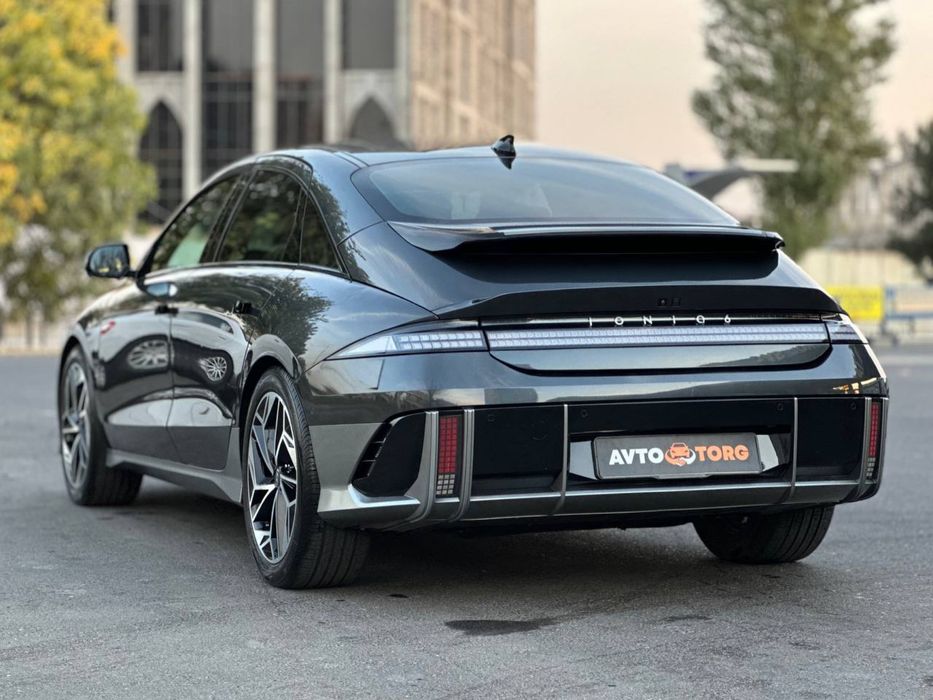 Hyunday ioneq 6 srochna sotiladi