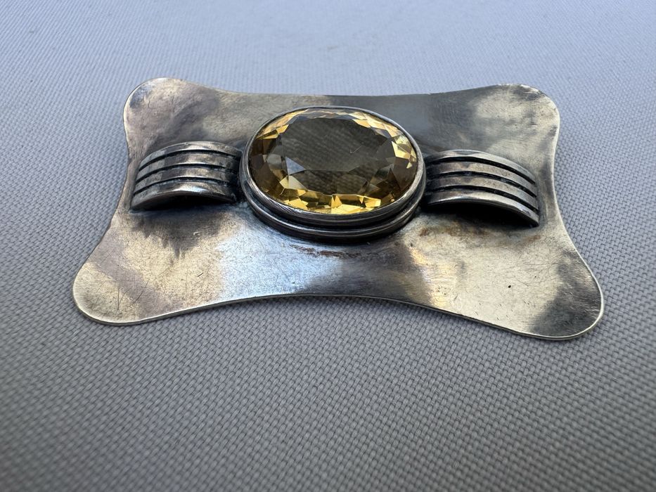 Brosa din argint si citrin