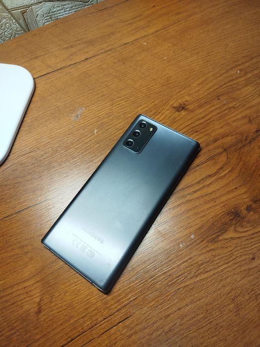 Samsung Galaxy Note 20 256 ГБ — всё работает, лёгкое выгорание экрана