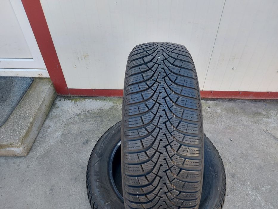 125 lei bucata! Doua anvelope M+S/IARNA 205 60 16 Goodyear ! 7 mm